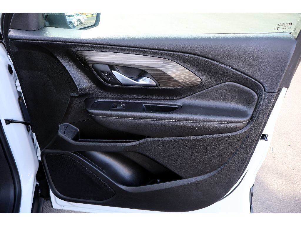 Used 2023 GMC Terrain SLE w/ Driver Convenience Package FWD image 19