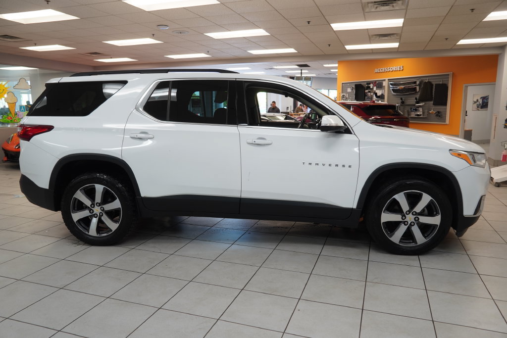 Used 2020 Chevrolet Traverse LT w/ LT Premium Package AWD/4WD image 13