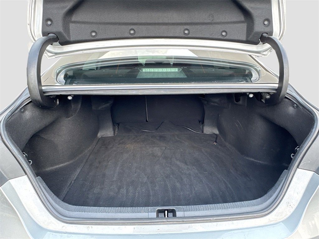 Used 2020 Toyota Camry LE image 24