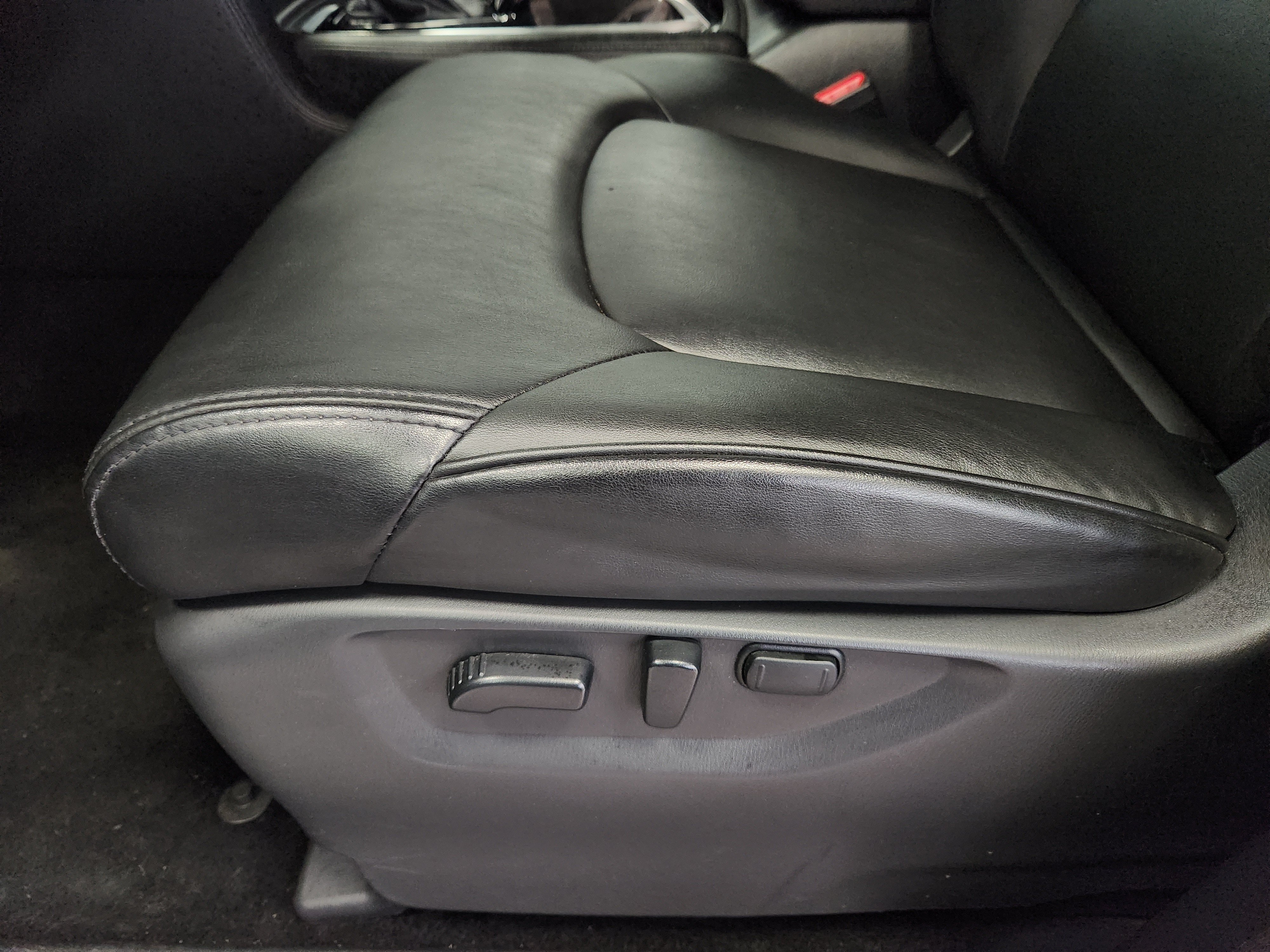 Used 2022 Nissan Armada SV AWD/4WD image 25