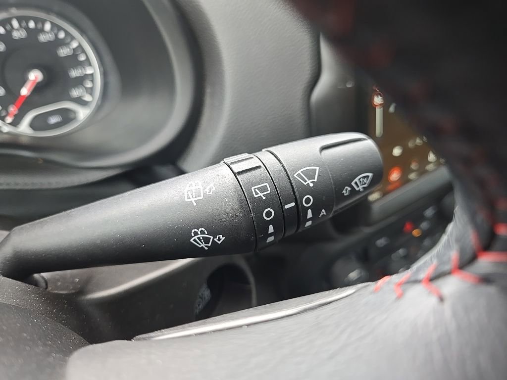 Used 2022 Jeep Renegade Latitude w/ Sun/Sound Group image 42