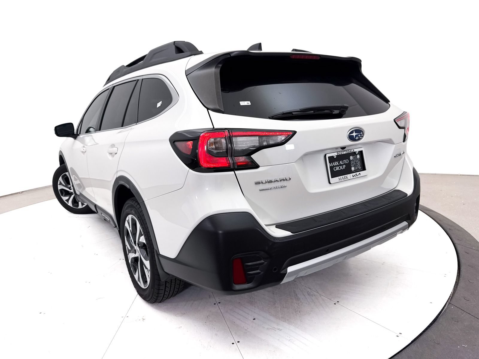 Used 2020 Subaru Outback Limited AWD/4WD image 9