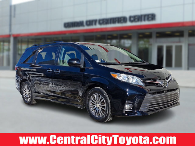 Used 2018 Toyota Sienna XLE w/ XLE Navigation Package