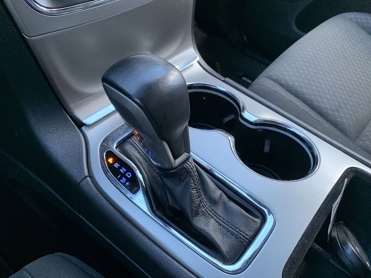 Used 2019 Jeep Grand Cherokee Laredo AWD/4WD image 26