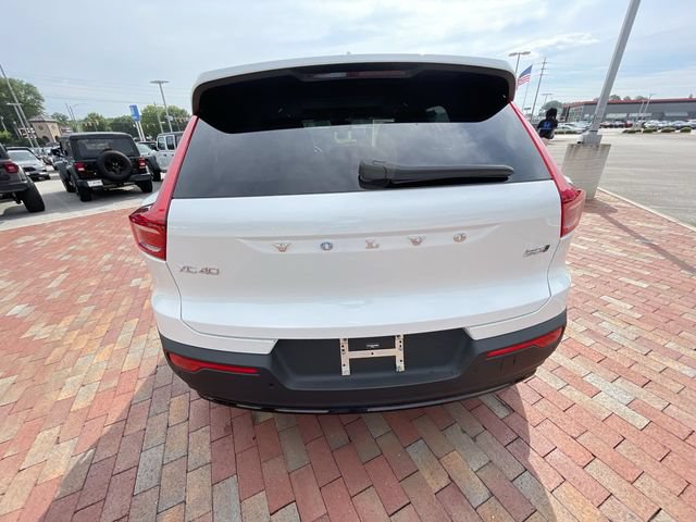 Used 2026 Volvo XC40 B5 Plus AWD/4WD image 30