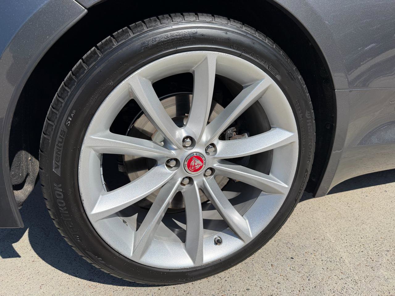 Used 2018 Jaguar F-TYPE Convertible RWD image 8