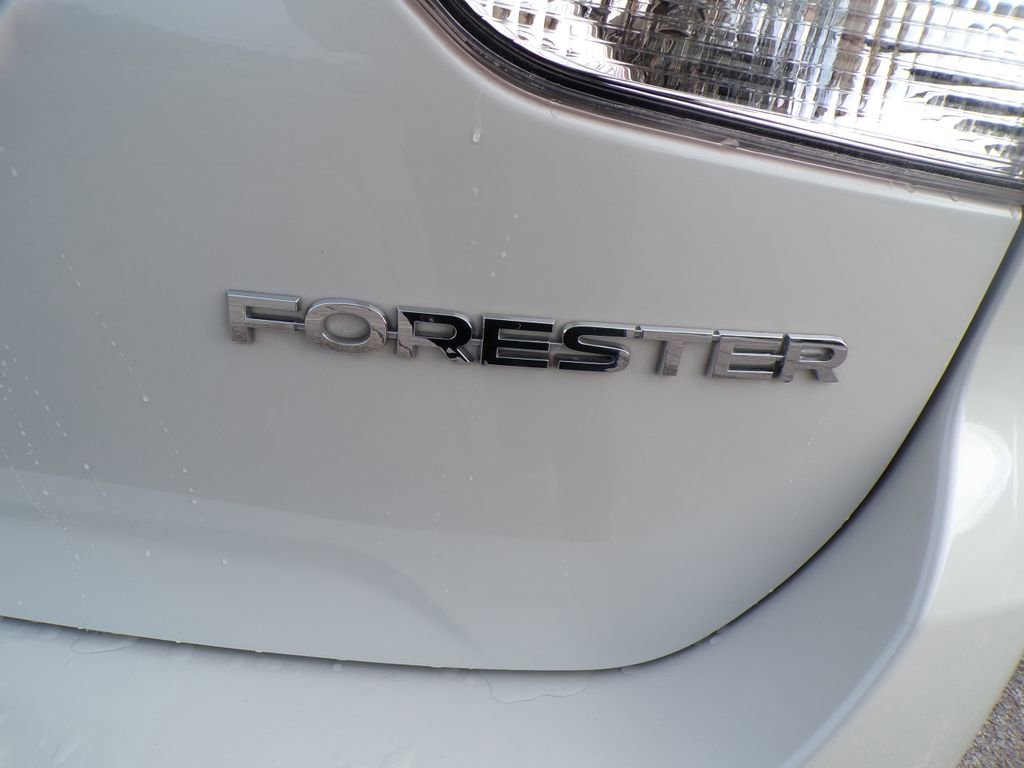 Used 2023 Subaru Forester Premium AWD/4WD image 17