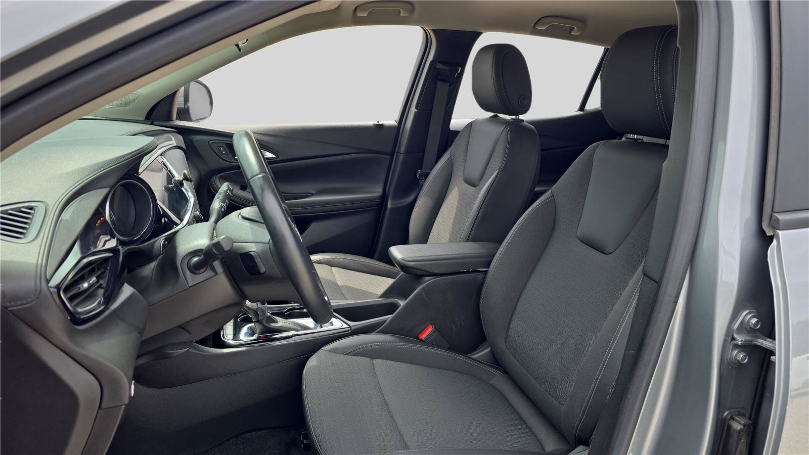 Used 2023 Buick Encore GX Select w/ Sport Touring Package FWD image 11