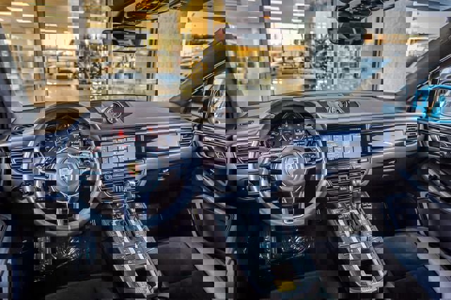 Used 2021 Porsche Macan image 24