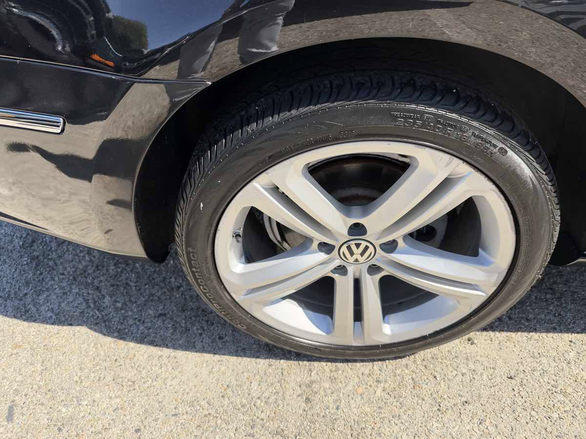 Used 2013 Volkswagen CC Lux FWD image 9