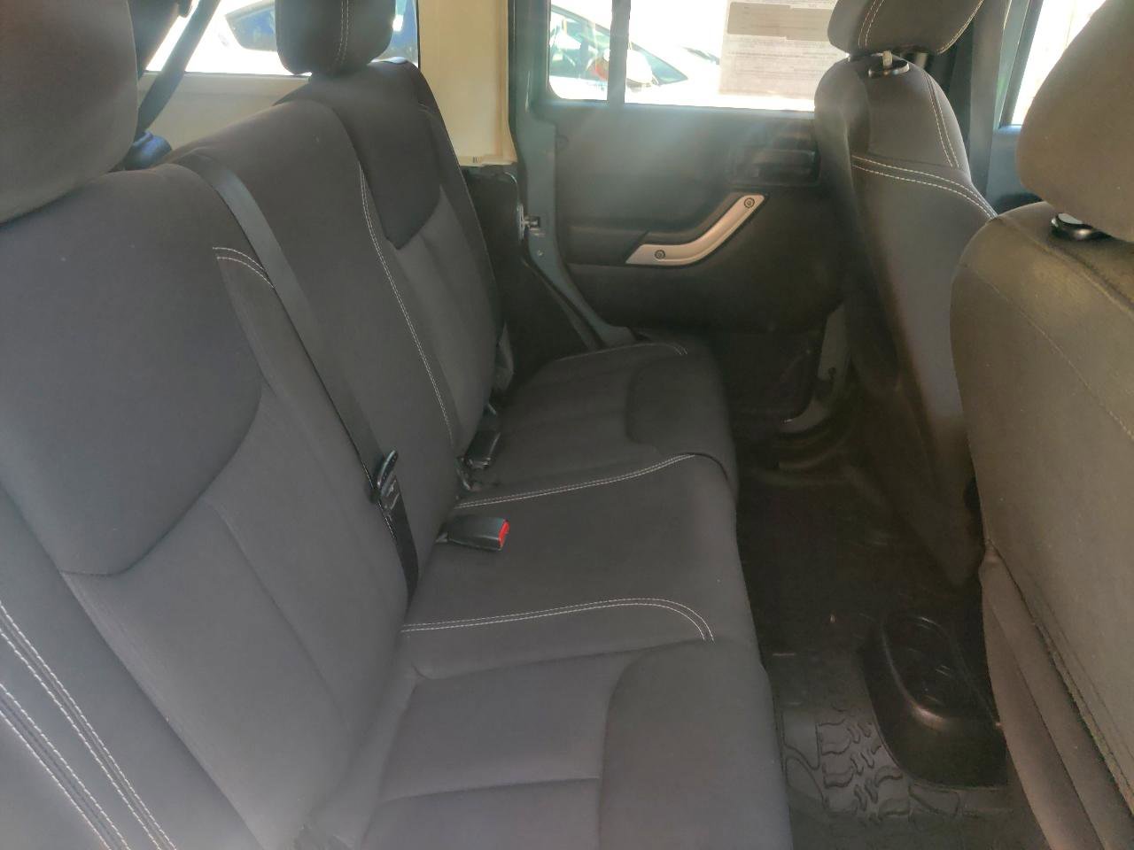 Used 2014 Jeep Wrangler Unlimited Sahara w/ Connectivity Group AWD/4WD image 14
