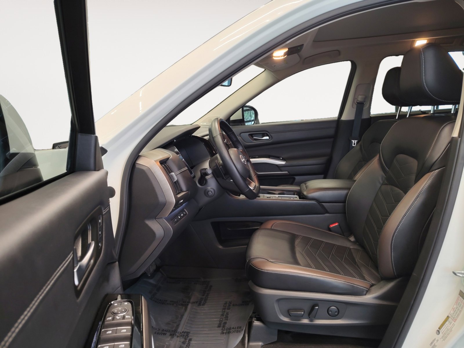 Used 2023 Nissan Pathfinder Platinum w/ Cargo Package FWD image 26
