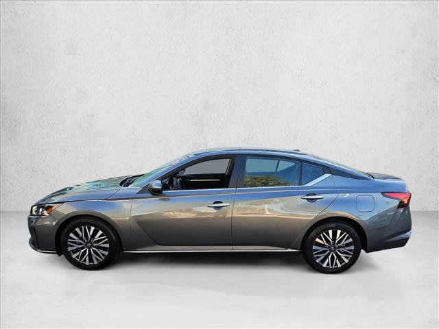 Used 2023 Nissan Altima 2.5 SV w/ SV Premium Package FWD image 9