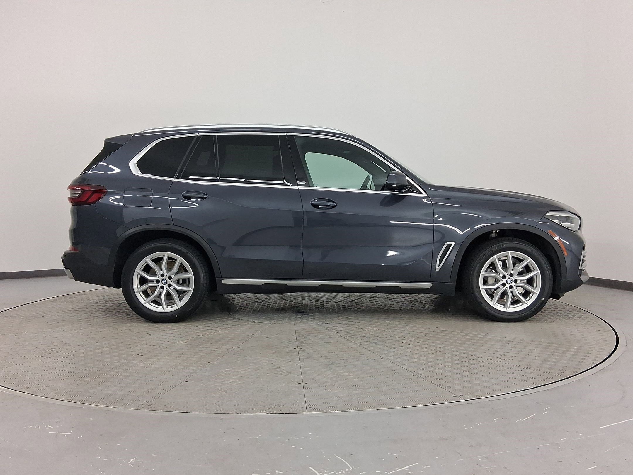 Certified 2022 BMW X5 xDrive40i w/ Luxury Seating Package image 8