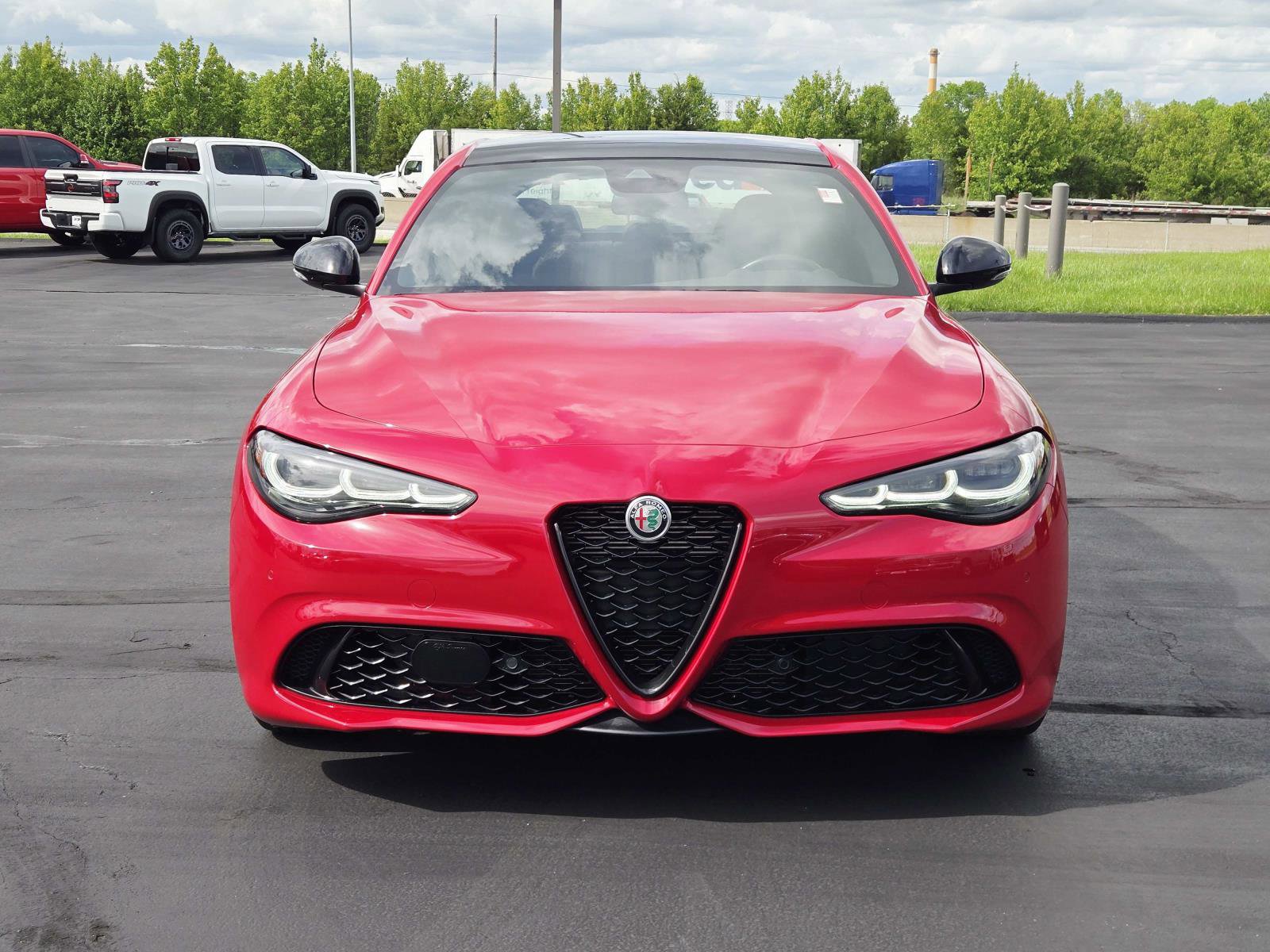 Used 2024 Alfa Romeo Giulia Veloce AWD/4WD image 9