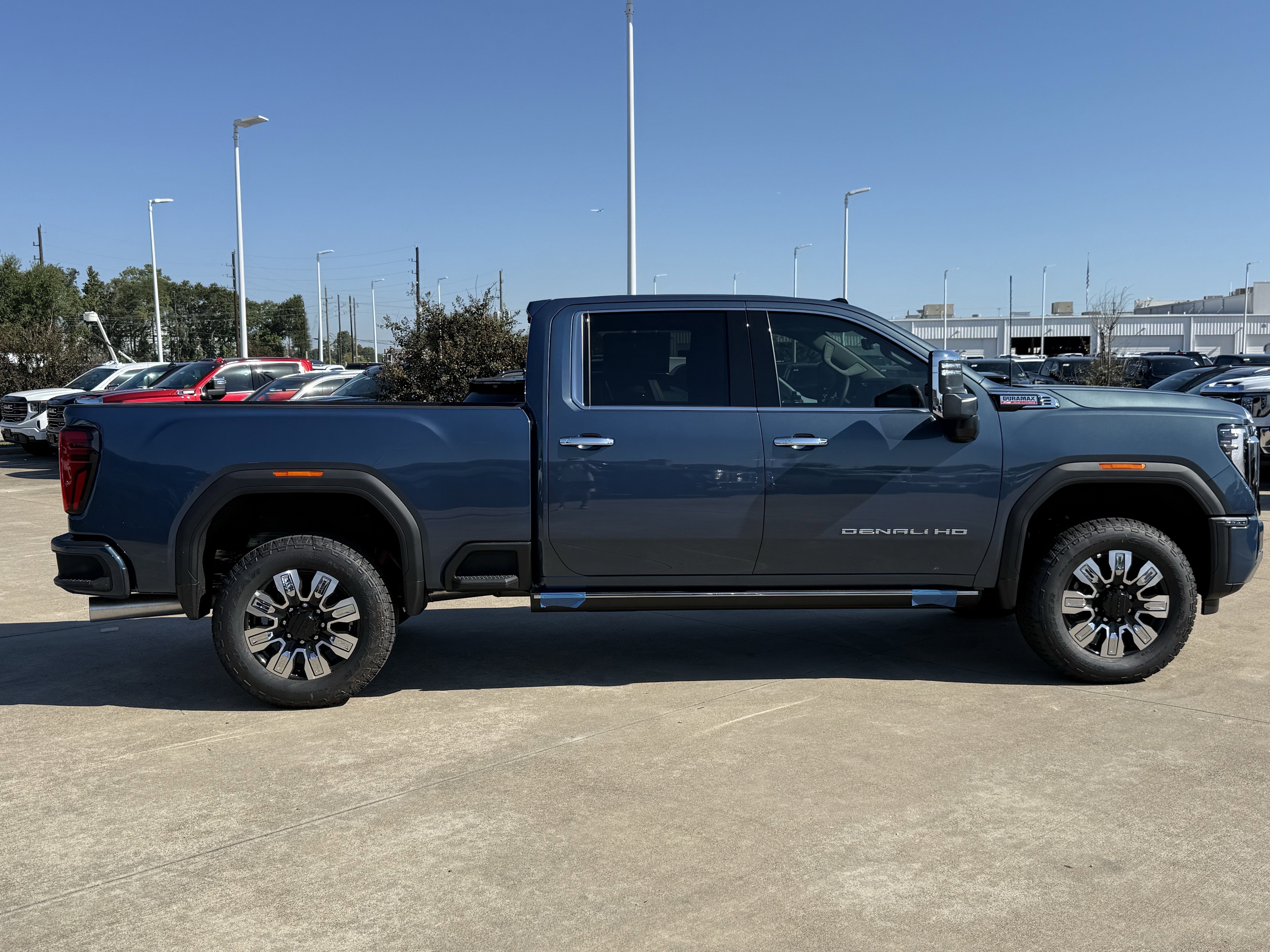 New 2026 GMC Sierra 2500 Denali w/ Denali Reserve Package image 3