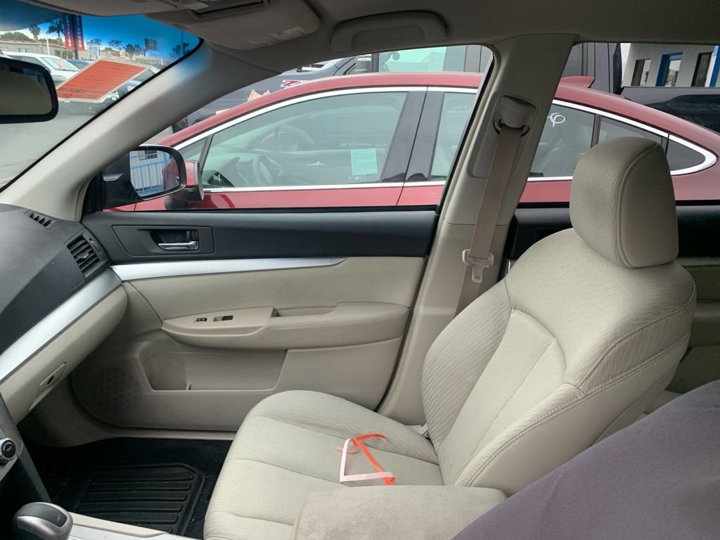 Used 2010 Subaru Outback 2.5i Premium AWD/4WD image 15