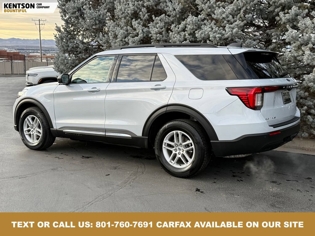 Used 2025 Ford Explorer Active image 3