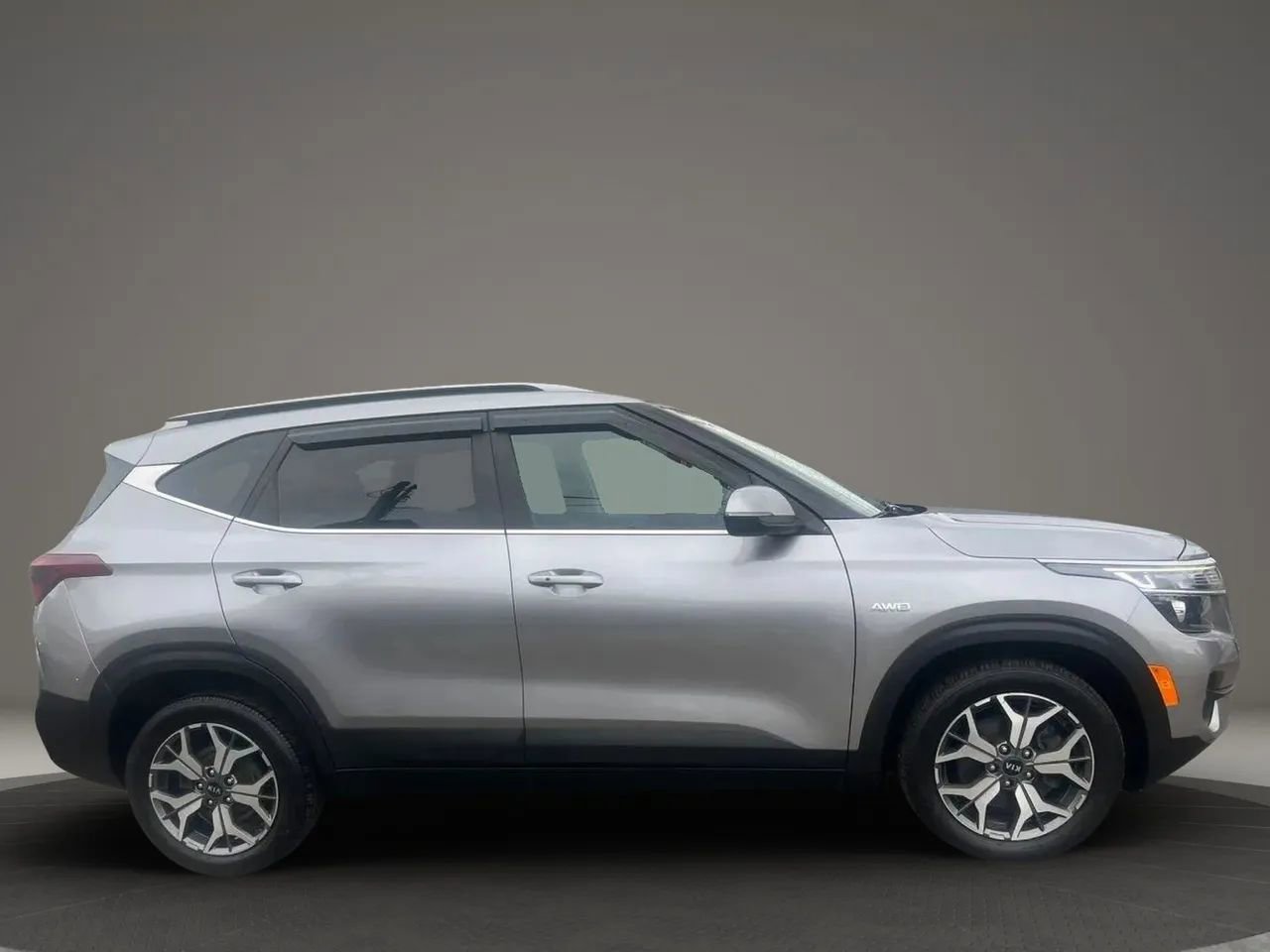 Used 2021 Kia Seltos EX AWD/4WD image 4