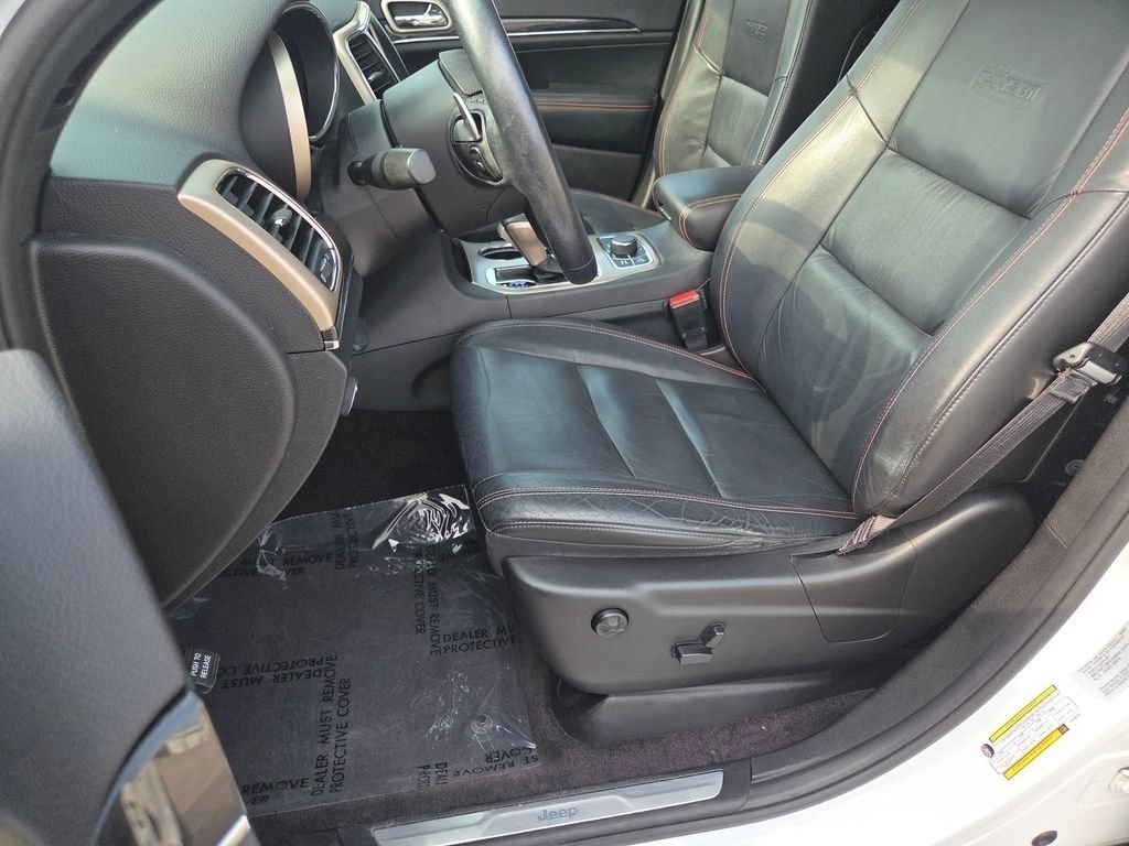 Used 2016 Jeep Grand Cherokee Limited 75th Anniversary AWD/4WD image 6