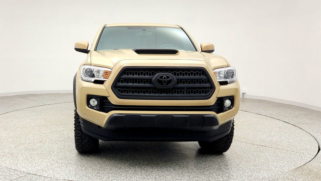 Used 2016 Toyota Tacoma TRD Sport w/ Towing Package image 2