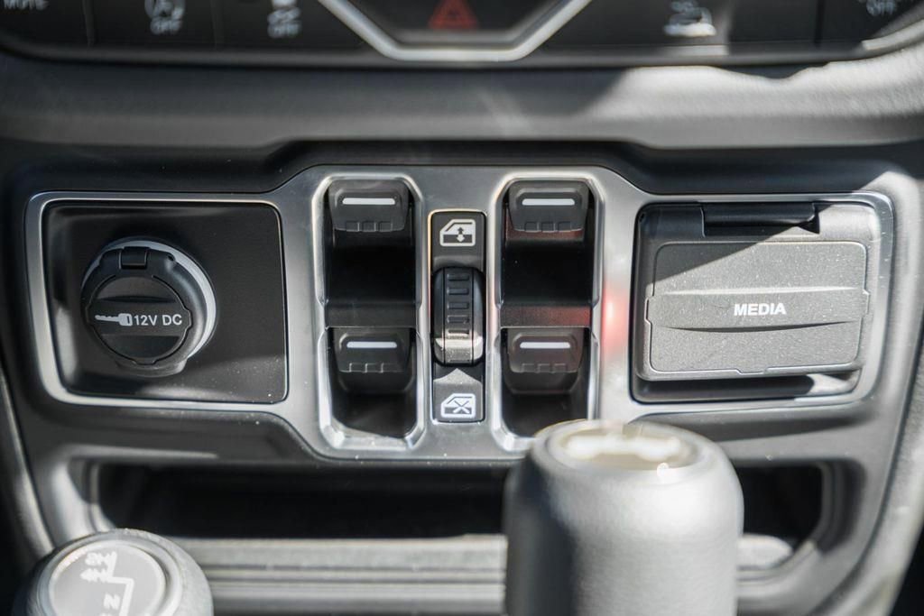 New 2025 Jeep Wrangler Sahara w/ Technology Group image 23