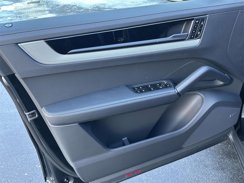 New 2026 Porsche Cayenne S image 18