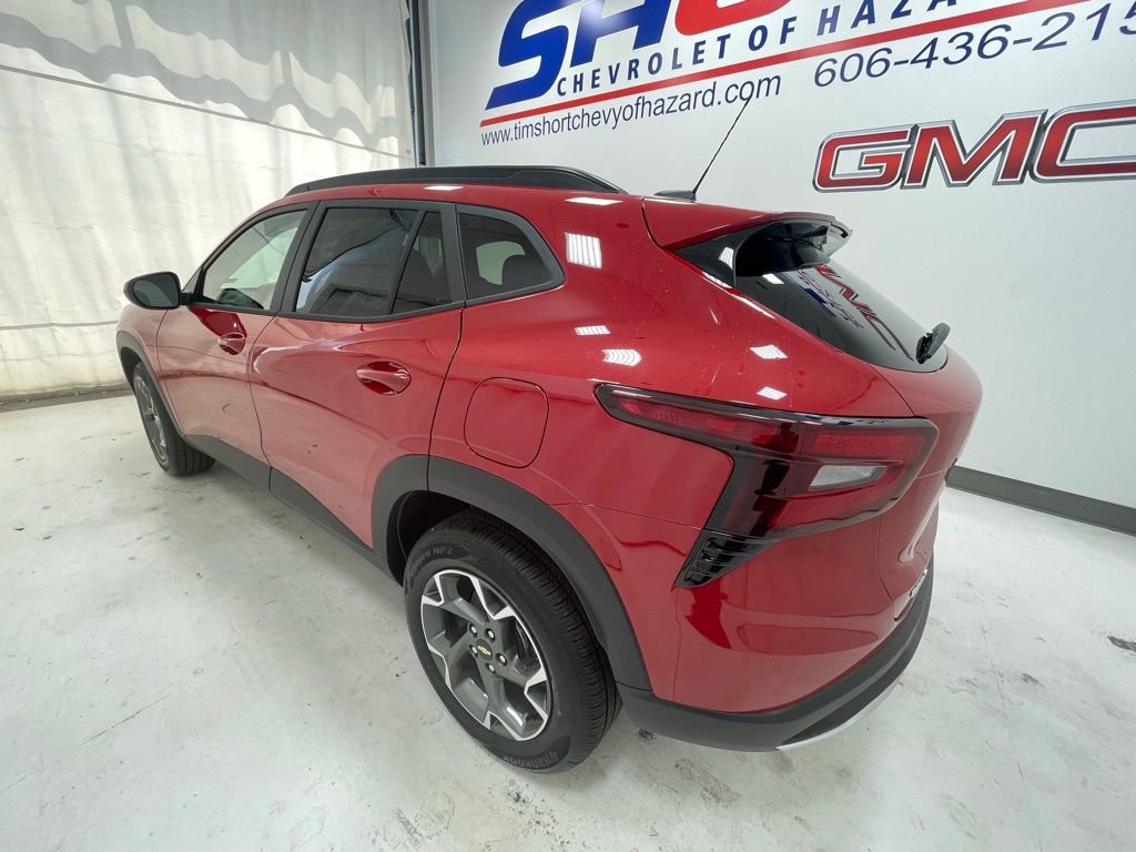 New 2026 Chevrolet Trax LT FWD image 8