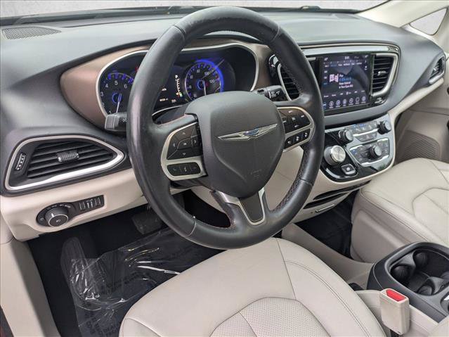Used 2018 Chrysler Pacifica Touring-L w/ Advanced Safetytec Group FWD image 10