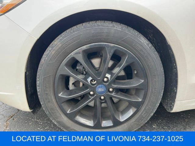 Used 2020 Ford Fusion SE FWD image 5