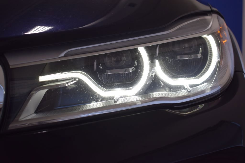 Used 2017 BMW 750i xDrive image 36