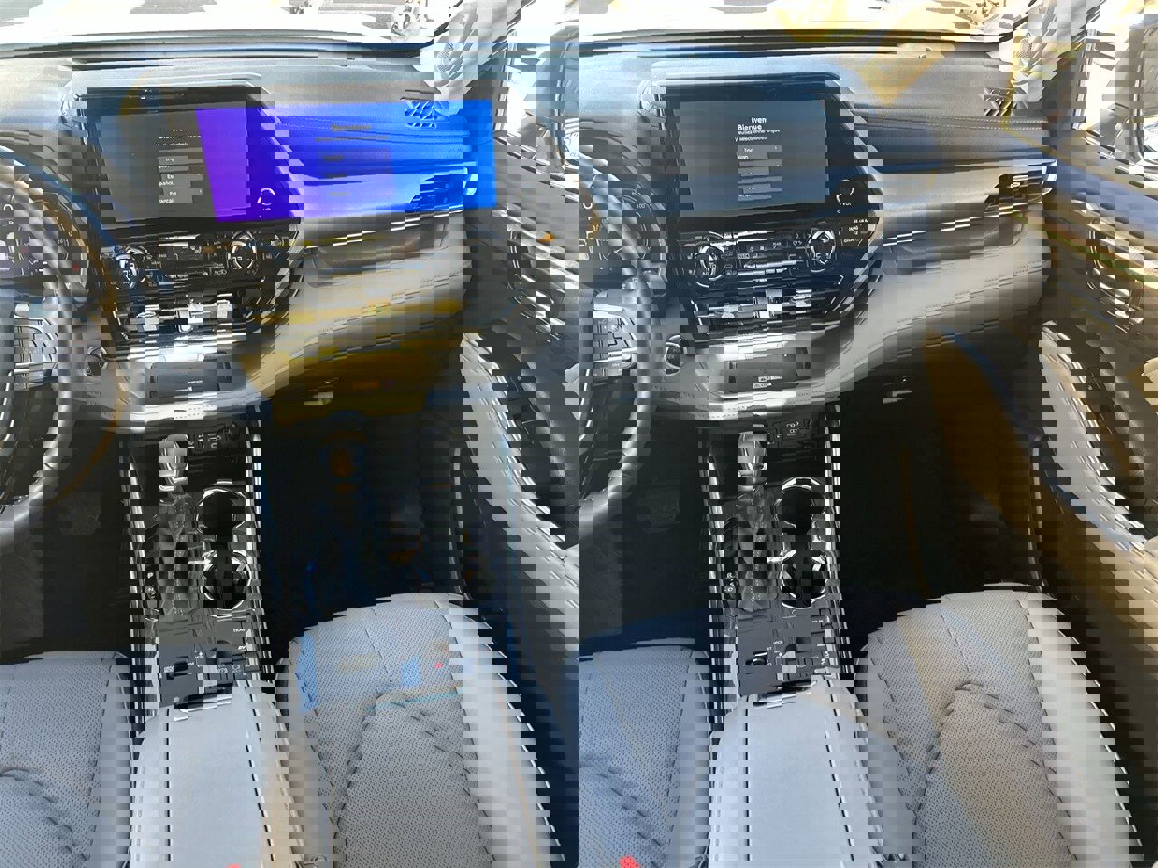 Used 2024 Toyota Highlander Limited image 13