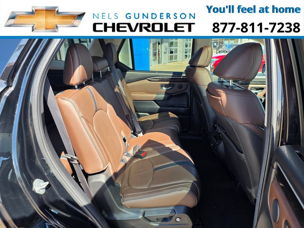 Used 2025 Honda Pilot Elite image 12