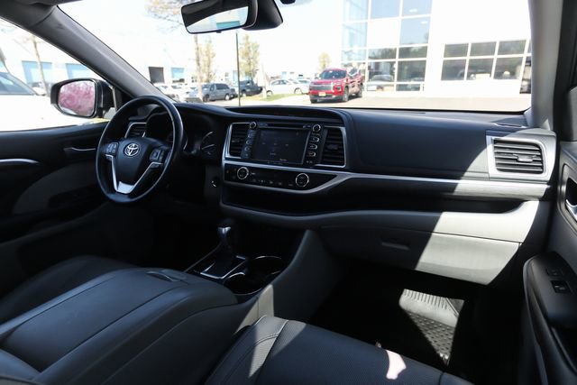 Used 2018 Toyota Highlander Limited Platinum image 50