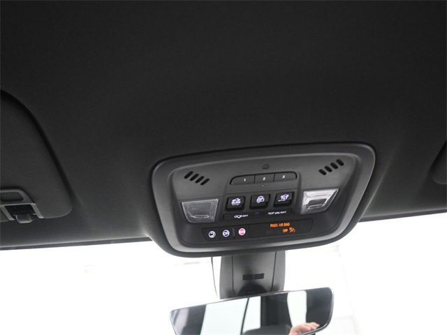 Used 2023 Chevrolet Traverse LT w/ LT Premium Package image 12