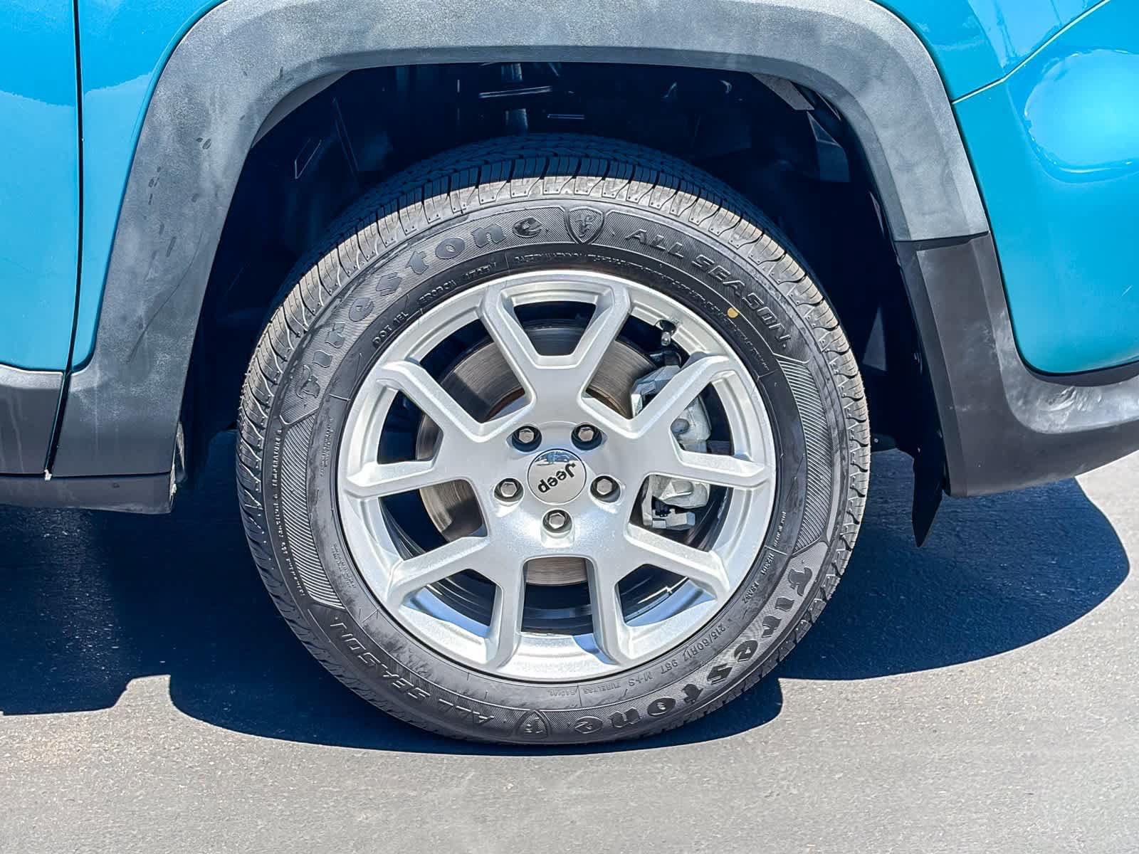 Used 2022 Jeep Renegade Latitude AWD/4WD image 9