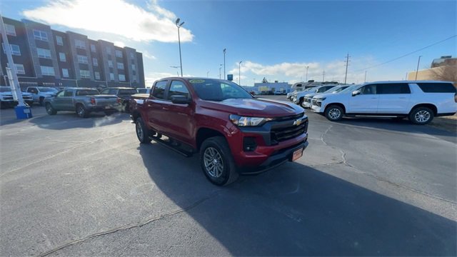 Used 2023 Chevrolet Colorado LT w/ LT Convenience Package II image 2
