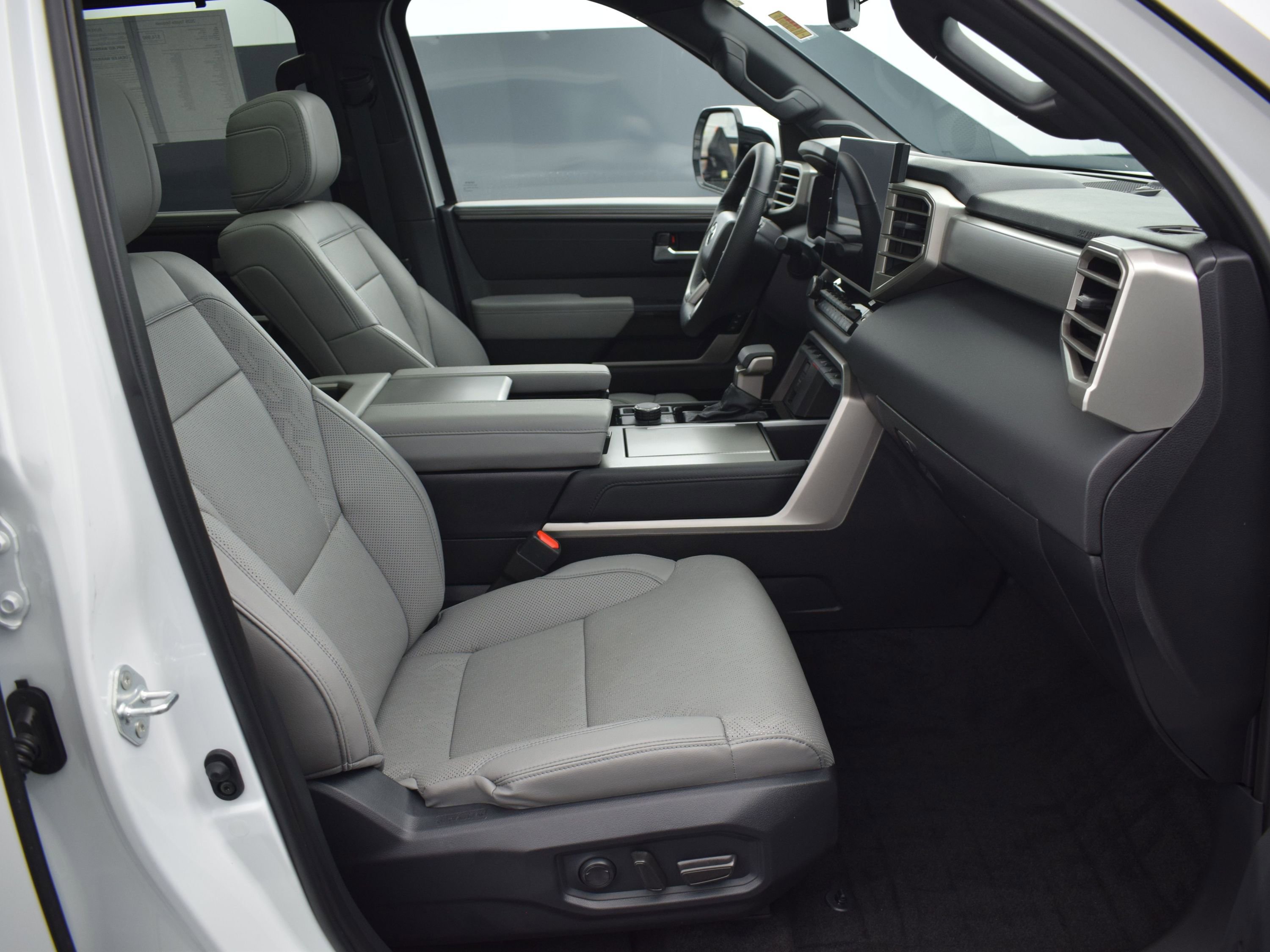 Used 2025 Toyota Sequoia Limited image 10