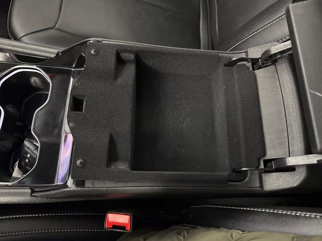 Used 2023 Jeep Grand Cherokee Limited w/ Trailer Tow Prep Group (B) image 48