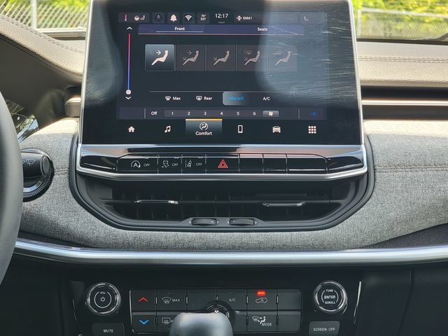 Certified 2024 Jeep Compass Latitude AWD/4WD image 27
