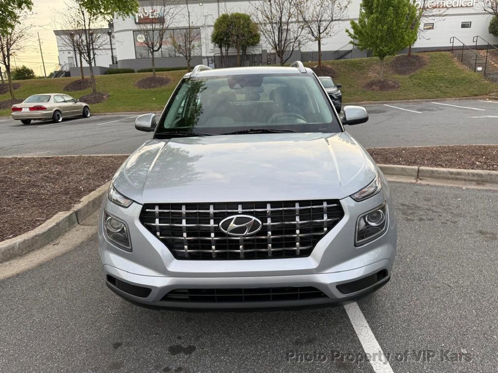 Used 2021 Hyundai Venue SEL image 2