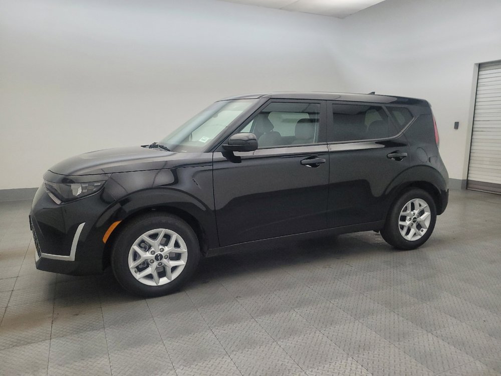 Used 2025 Kia Soul S FWD image 2
