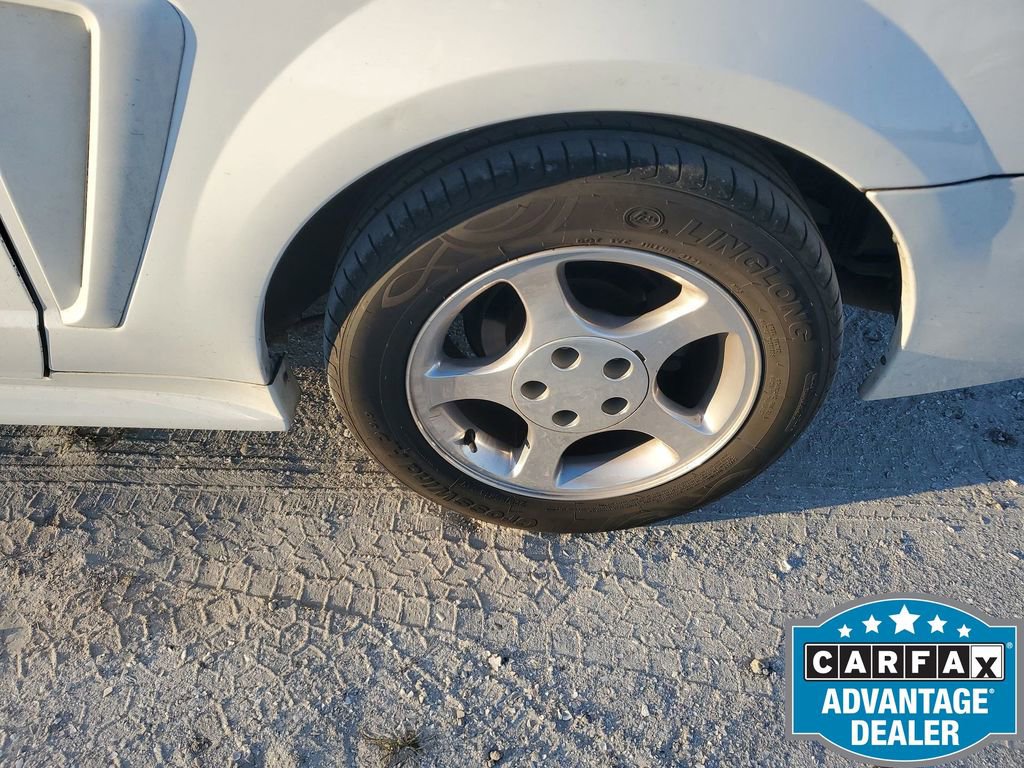 Used 2004 Ford Mustang Convertible image 19