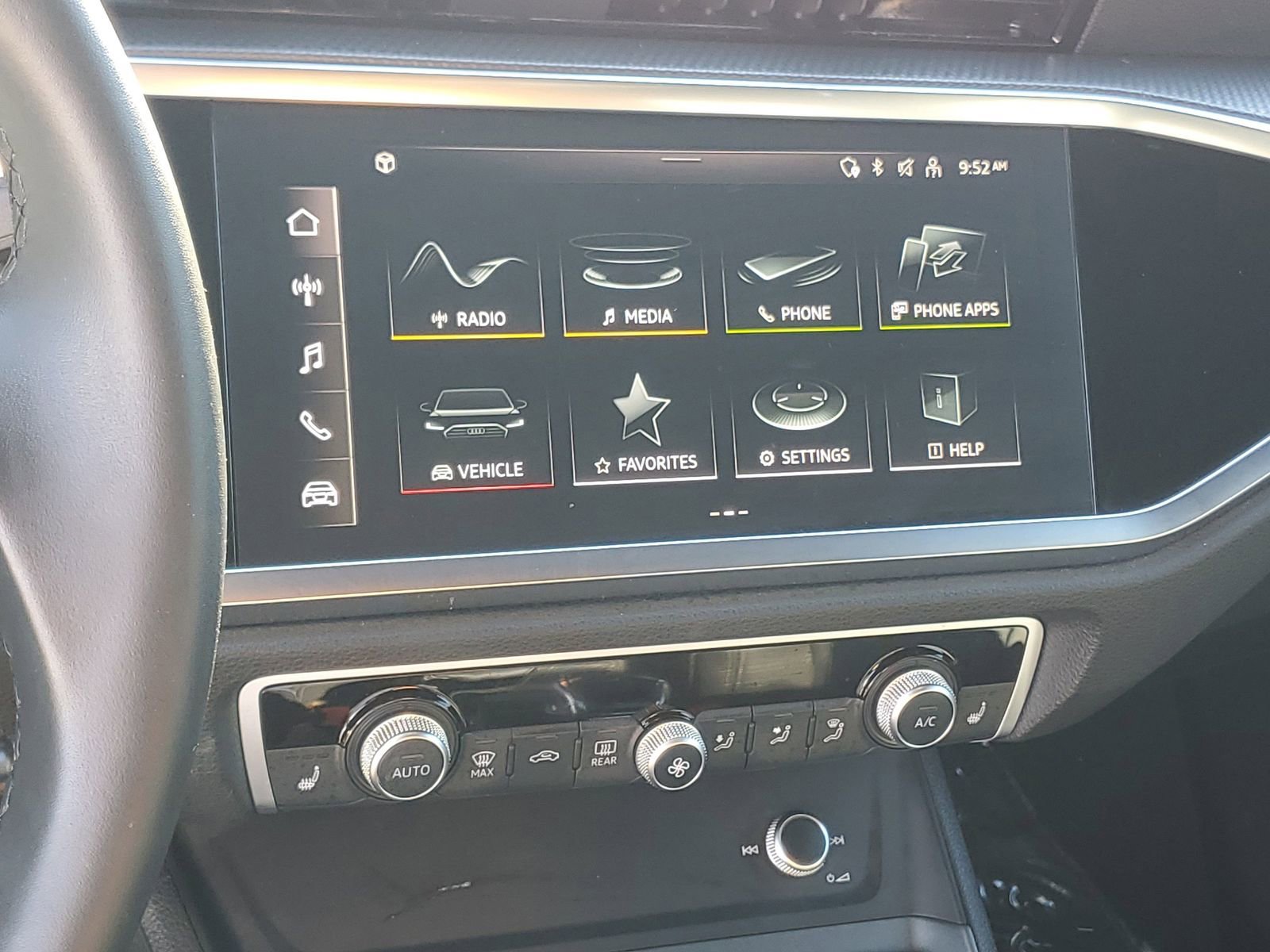 Used 2025 Audi Q3 2.0T Premium w/ Black Optic Sport Package image 28