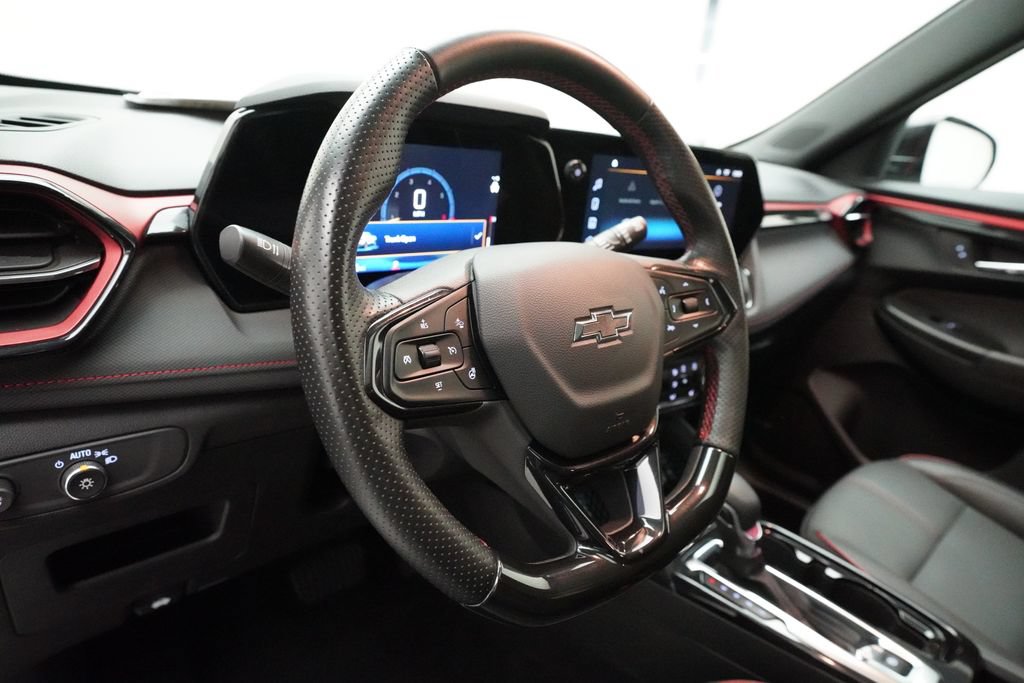 Used 2024 Chevrolet TrailBlazer RS w/ Convenience Package FWD image 8