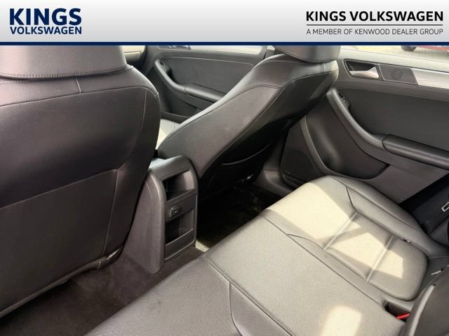 Used 2015 Volkswagen Jetta SE FWD image 12