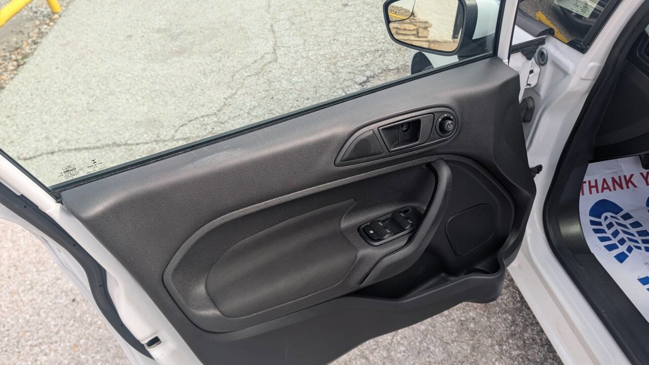Used 2017 Ford Fiesta SE image 14