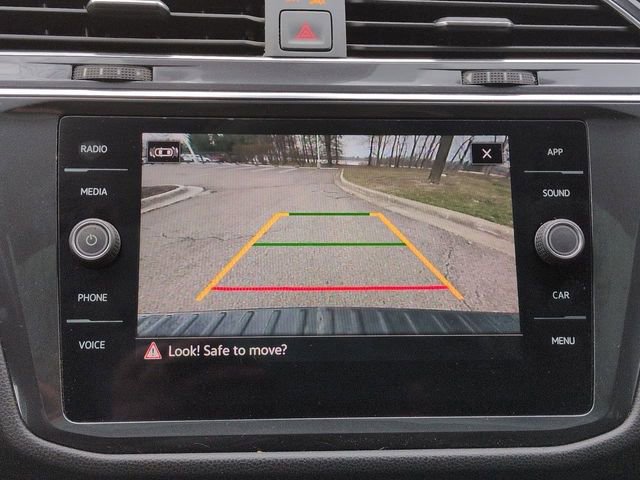 Used 2022 Volkswagen Tiguan SE R-Line AWD/4WD image 18