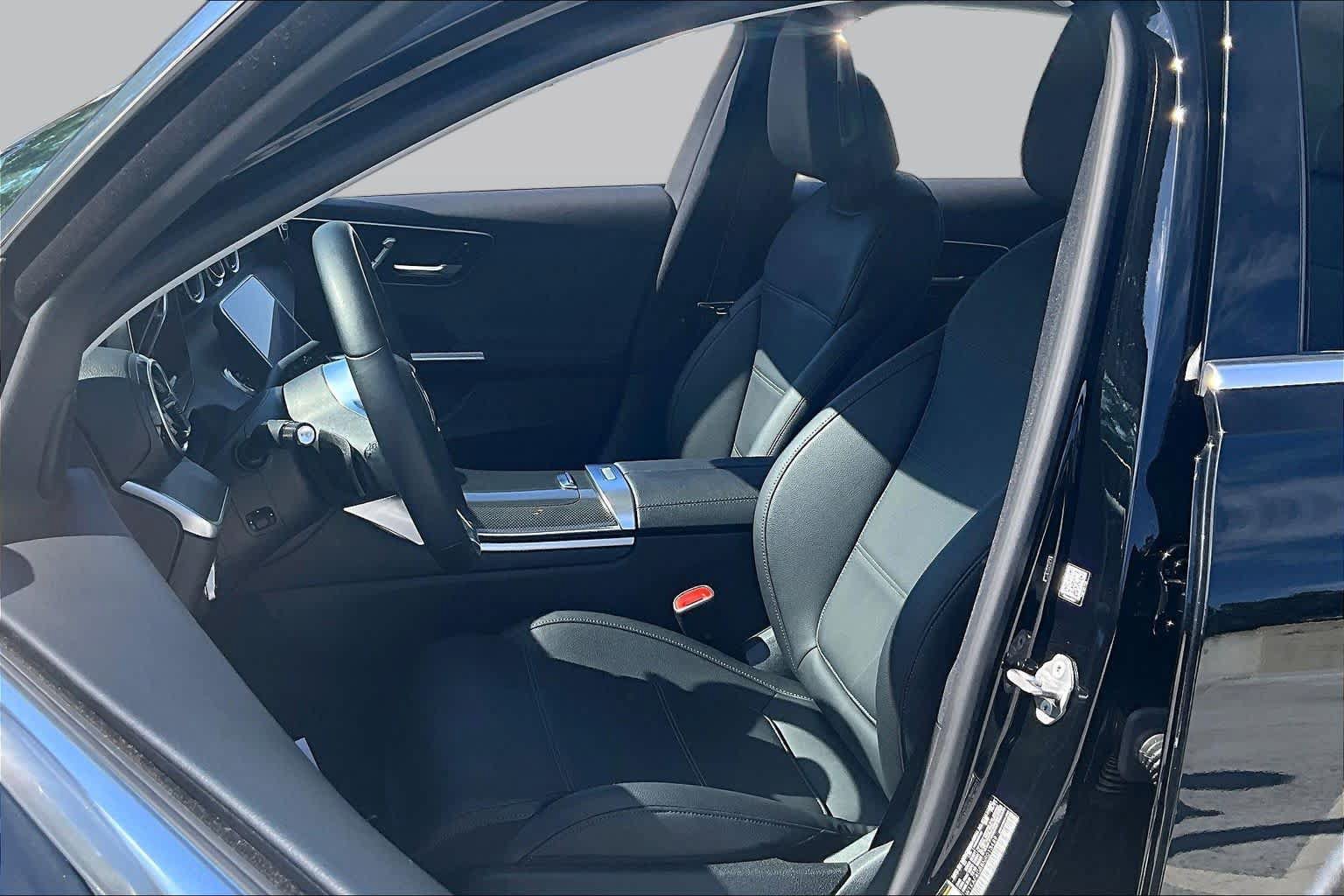 Used 2022 Mercedes-Benz C 300 Sedan image 8
