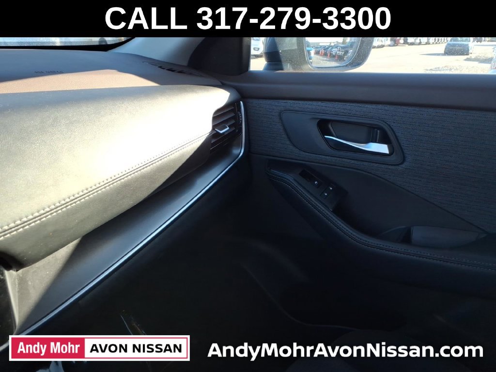 Used 2021 Nissan Rogue SV AWD/4WD image 34
